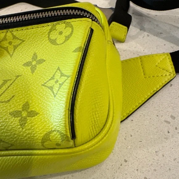 Louis Vuitton Taigarama Belt Bag - Picture 6 of 10